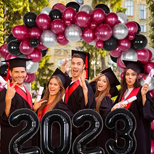 Бордо и черен Абитуриентски бижута, Бижута за бала клас 2023 г. - Венец от лилави балони с банер Поздравявам с пускането, Балони балони за дипломиране през 2023 г.