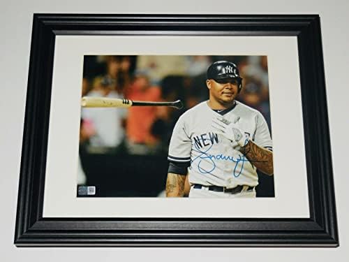 Фотография размер 8x10 с автограф Андру Джоунс (в рамка и матово покритие) - Ню Йорк Янкис! - Снимки на MLB с автограф