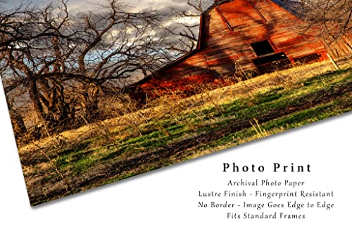 Снимка в стил Кънтри, Принт (без рамка), Изображението на червена плевня в селски стил в ден късна есен в Оклахома, Стенен